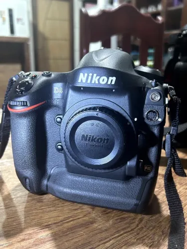CÂMERA NIKON