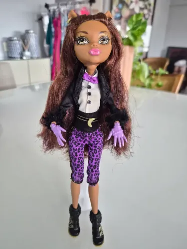 MONSTER HIGH