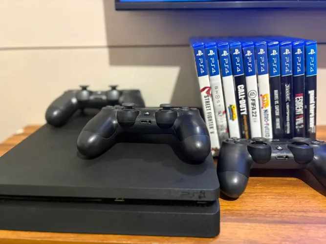 PlayStation 4 Slim - Excelente Estado