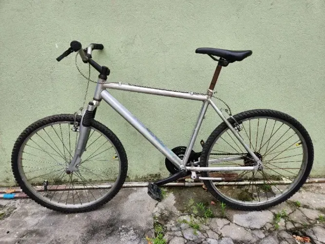 OLX Bicicleta Aro 26 alumínio caloi pronta para andar