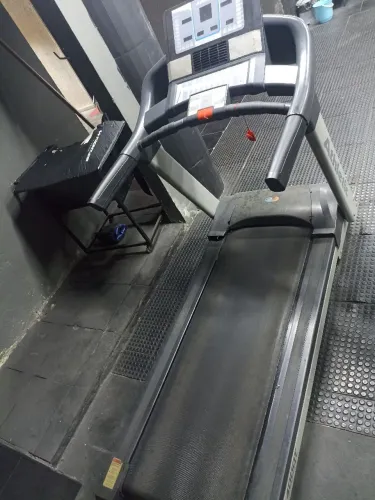 EQUIPAMENTOS E ACESSÓRIOS PARA MUSCULAÇÃO 