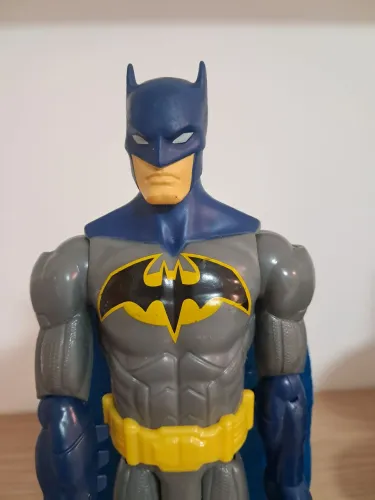 Boneco Batman articulado 30cm