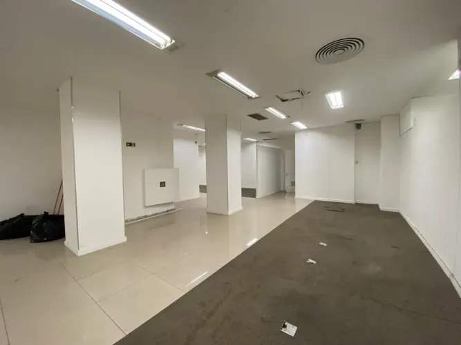 Centro comercial para aluguel com 280 metros quadrados em Copacabana - Rio de Janeiro - RJ
