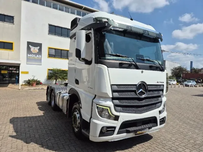 ACTROS 2651, 6x4 (TRAÇADO) BUG LEVE, SUSPENSÃO DE MOLAS