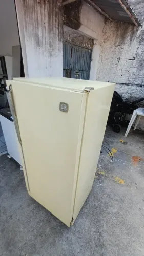 Geladeira cônsul 300L antiga