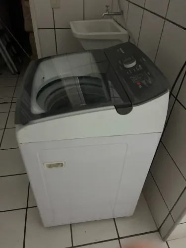 Vendo por motivo de viagem