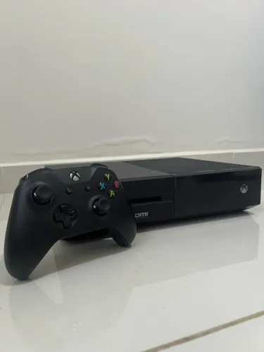 Xbox One Fat 365GB com controle original 