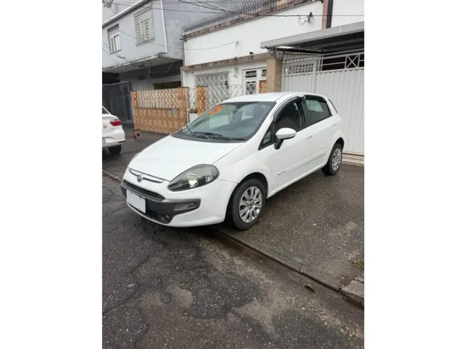 Fiat Punto Essence 1.6 Flex 16V 5P 2015