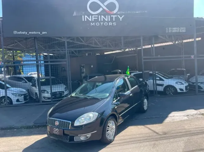 Fiat Linea Essence 1.8 Flex 16V 4P 2013