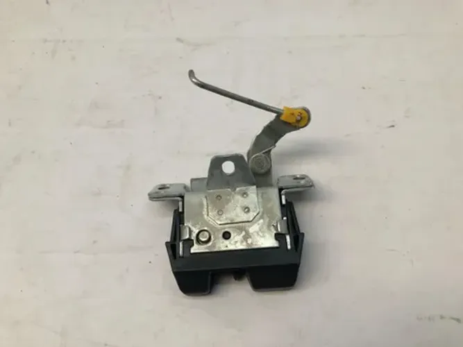 Fechadura Manual Tampa Traseira Gm Corsa Hatch 2002 2012