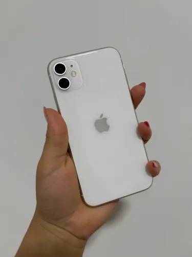 Iphone 11, 128gb, acompanha capinhas e carregador.