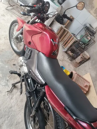Moto factor 125 cilindradas ano 2009 toda revisada bem conservada pronta para trans