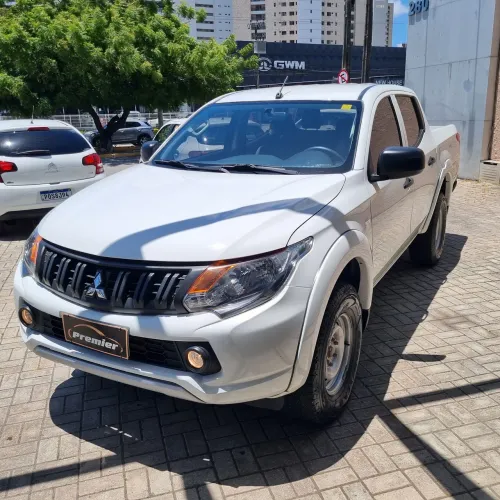 Mitsubishi L200 Tri. Outd. GLX 2.4 CD 4X4 Die. MEC 2025