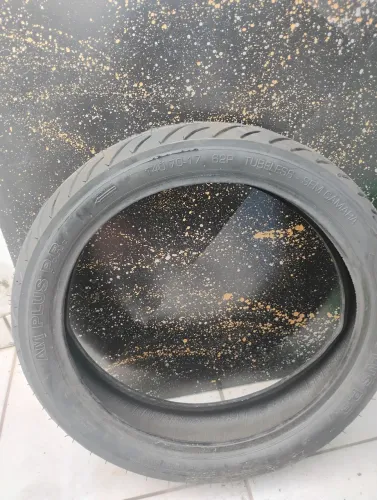 Vendo pneu para Twister e 300