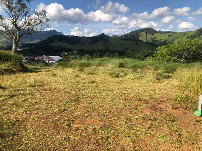 Terreno para venda tem 5000 metros quadrados em Centro - São Bento do Sapucaí - SP