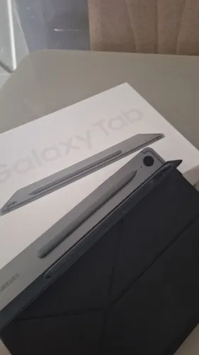 Tablete galaxy s9 Fe 10.9 6G Ram 128GB grafite . Aceito cartão com juros da máquina.