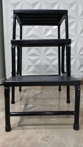 Banqueta escada dobrável 3 degraus (60 cm altura preta)