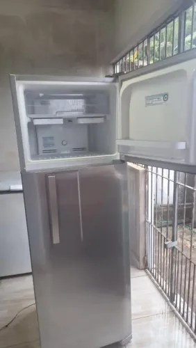 Geladeira inox Eletrolux seminova pra vender rápido