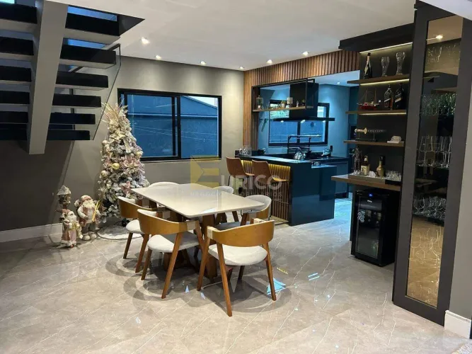 Casa em condomínio à venda no Condomínio Vivenda das Quaresmeiras em Valinhos/SP