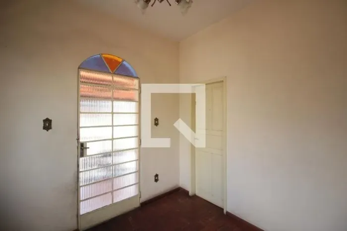 Casa à Venda - Santa Rosa, 6 Quartos, 360 m2