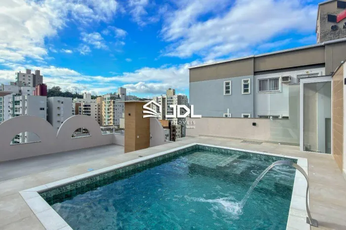 Cobertura à Venda no Bairro Victor Konder em Blumenau  5 Suítes, Piscina Privativa e Excel