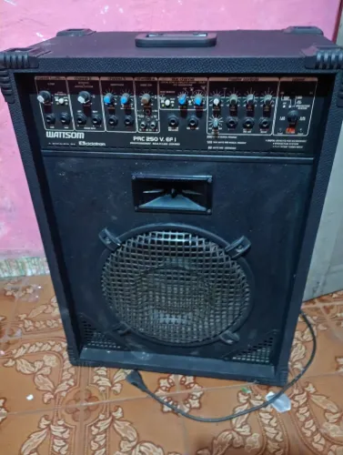 Vendo 1 uma caixa som muito boa ou troca iPhone negóciar