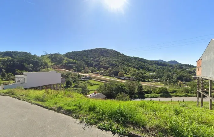 Excelente Terreno com 200m² no Loteamento Jardins em Palhoça/SC!