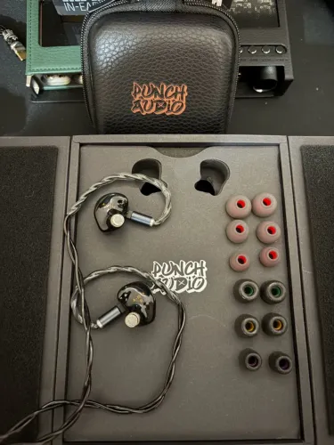 IEM Punch Audio Martilo