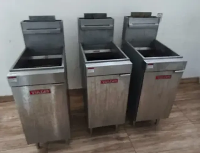 FRITADEIRA A GÁS VULCAN LG-300 (SEMI-NOVA) CADA UNIDADE