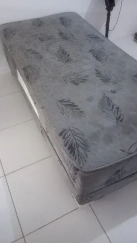 Vendo cama box solteiro