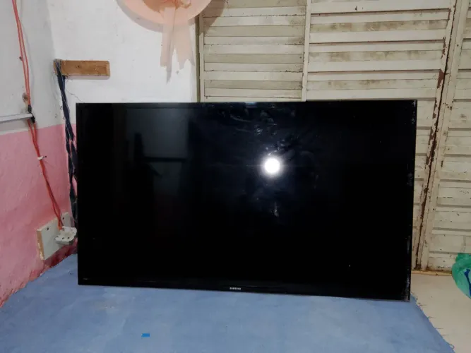 Tv smart Samsung listras na tela
