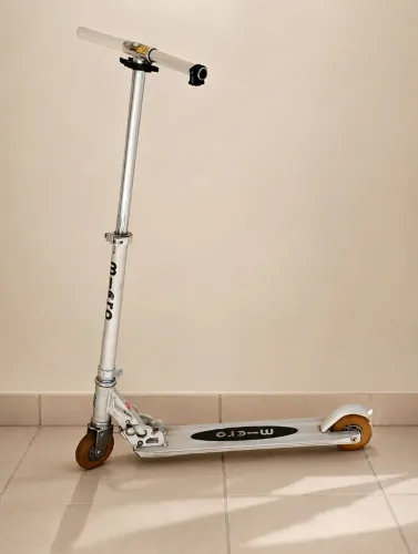 Patinete marca micro - grande ( não é infantil)