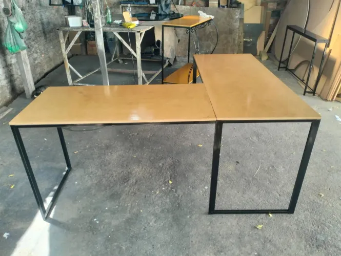 Mesa para escritório ( feita sob encomenda)