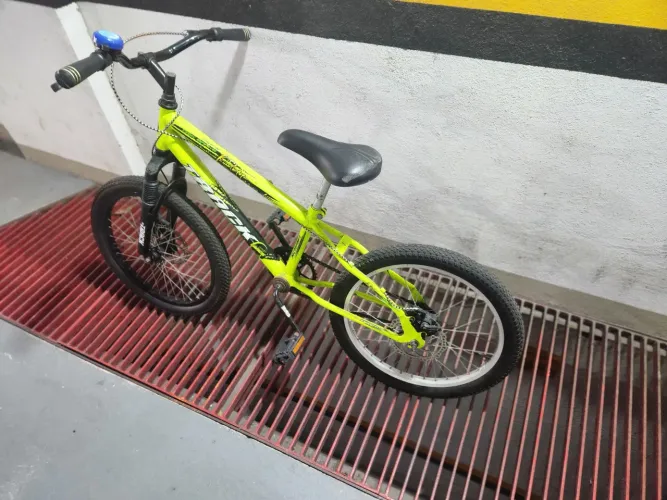 Bicicleta infantil Track suspensão e frio a disco