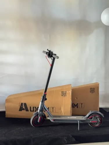 Patinete elétrico novo 500w potente e corre muito!
