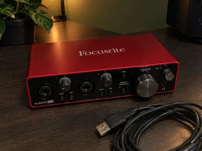 Interface de Áudio Focusrite Scarlett 2i2 3ª Geração
