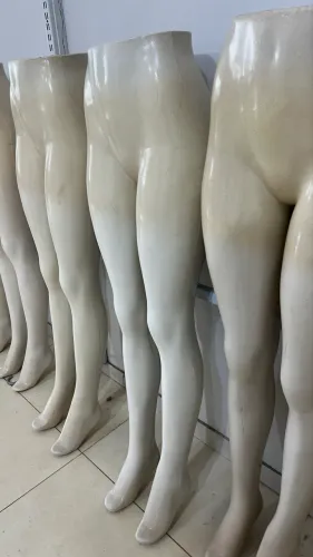 Manequim perna inteira feminina 