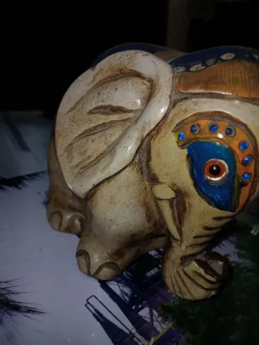 Estatua de Elefante Indiano em Gesso: Uma Peça de Decoração Elegantes