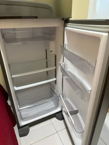 * Geladeira Muito Nova, Funcionando 100%