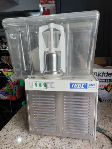 ? Suqueira IBBl Juice Dispenser - R$ 2.200