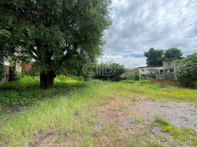 Terreno com 715m² no Centro Norte