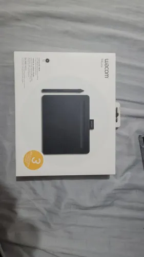 Mesa Digitalizadora Wacom Intuos CTL4100, Pequena, 4", Preto