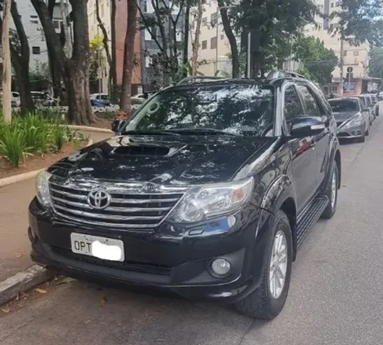 Toyota Hilux SW4 SRV D4-d 4X4 3.0 TDI Dies. AUT 2013