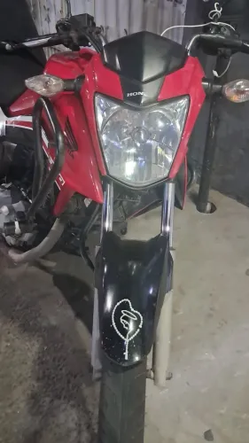 Titan 160
