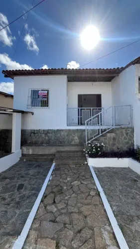 VENDO CASA EXTREMAMENTE ESPAÇOSA NO ALTO DO MATEUS
