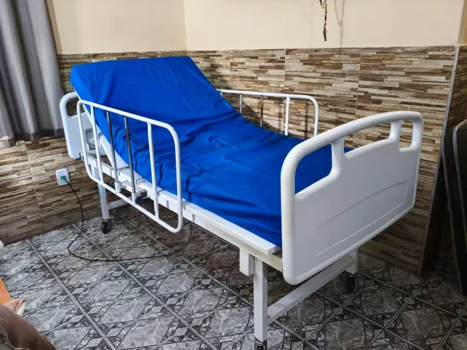 Cama hospitalar motorizada com D33 nota fiscal  + um colchão pneumático suporta até 150kg 