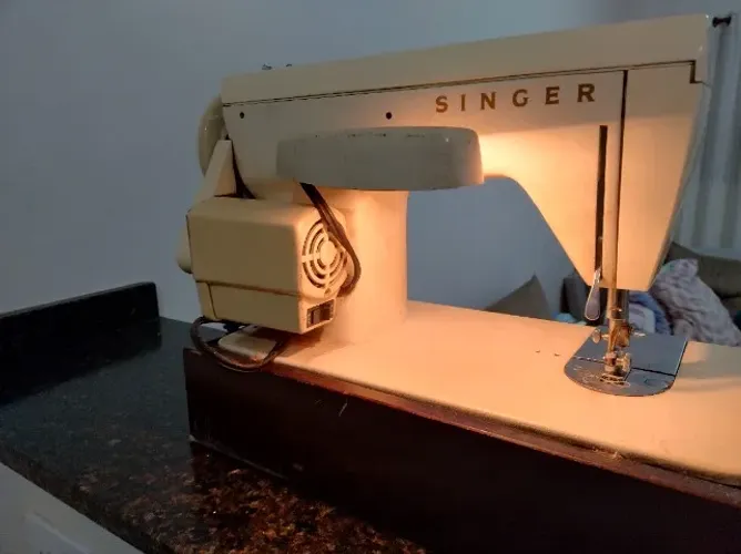 Máquina de Costura Singer 247 Zig-Zag Original Completa funcionando 