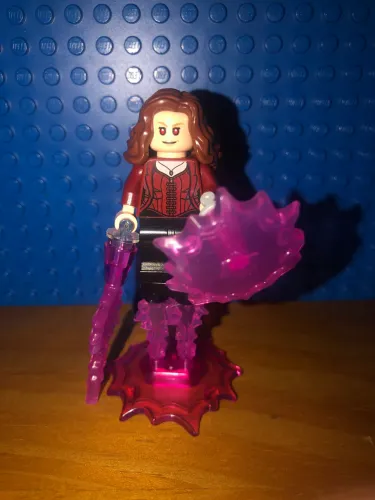 Minifigura LEGO original Feiticeira Escarlate Wanda Endgame