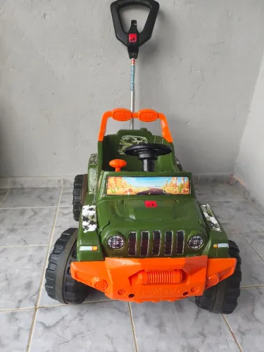 Carro de passeio jeep