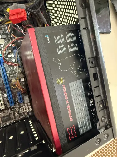 Fonte Aerocool Strike-X 600W 80 Plus Bronze - Funcionando (Ventoinha com Ruído)